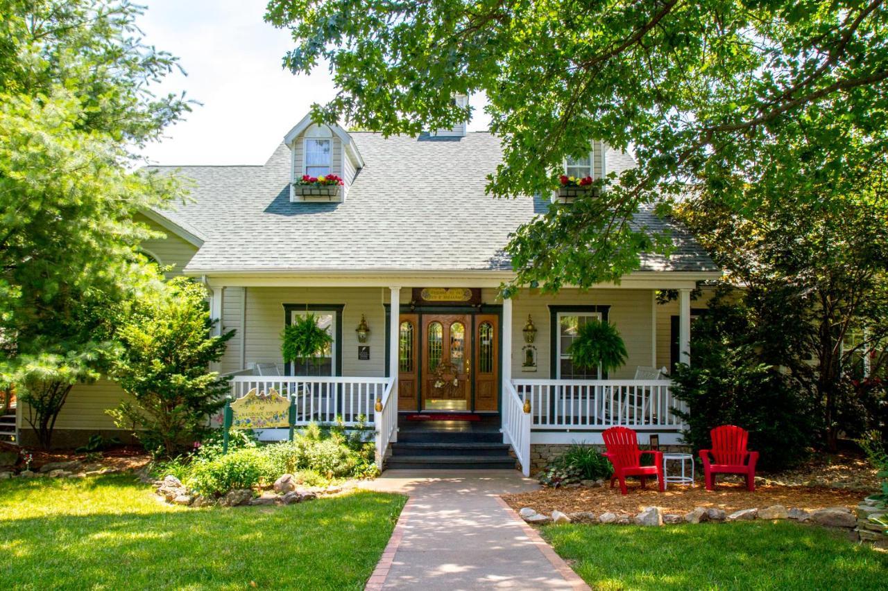 Inn At Harbour Ridge Bed And Breakfast Osage Beach Bagian luar foto