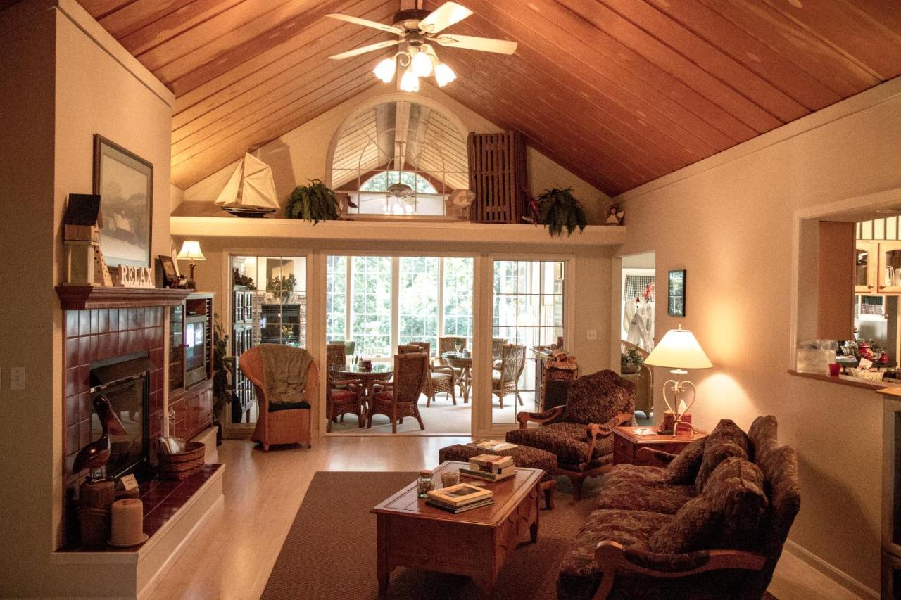 Inn At Harbour Ridge Bed And Breakfast Osage Beach Bagian luar foto