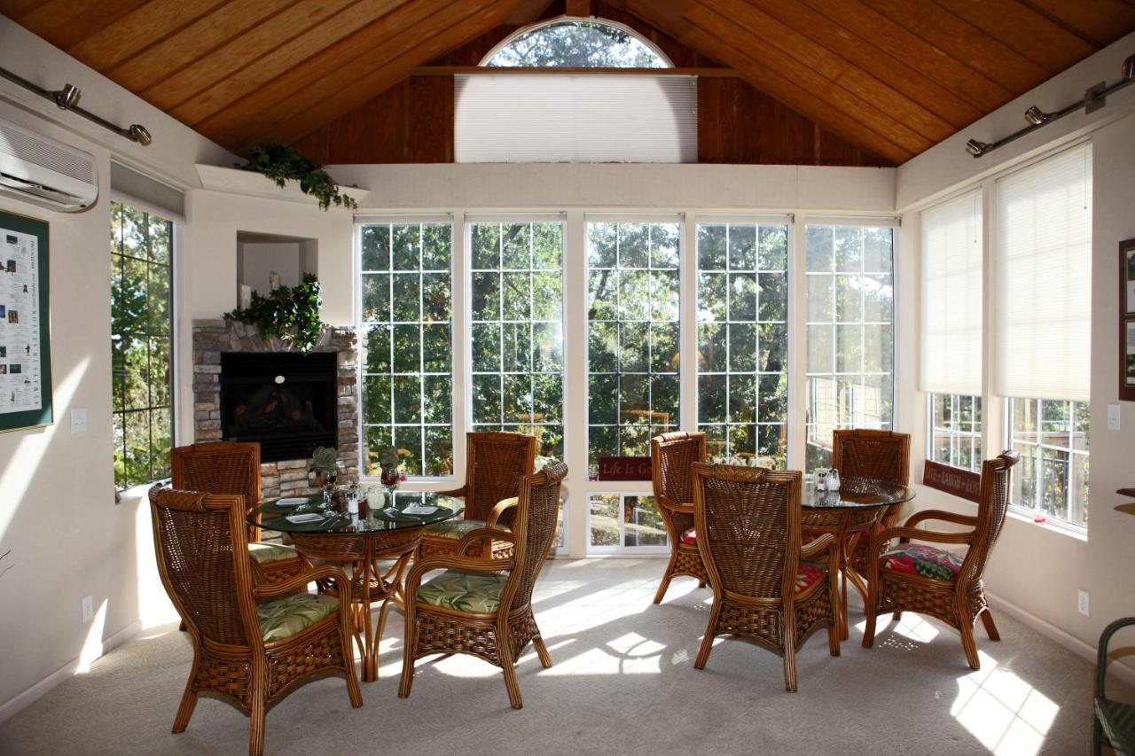 Inn At Harbour Ridge Bed And Breakfast Osage Beach Bagian luar foto